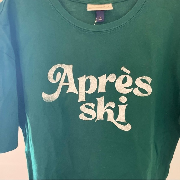 Universal Thread Apres Ski Graphic Tee - Dark Green NWT - Picture 2 of 8